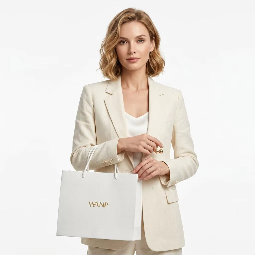 Custom White Specialty Paper Gift Bags with Cotton Handles, 250gsm Paper Shopping Bags for Premium Retail