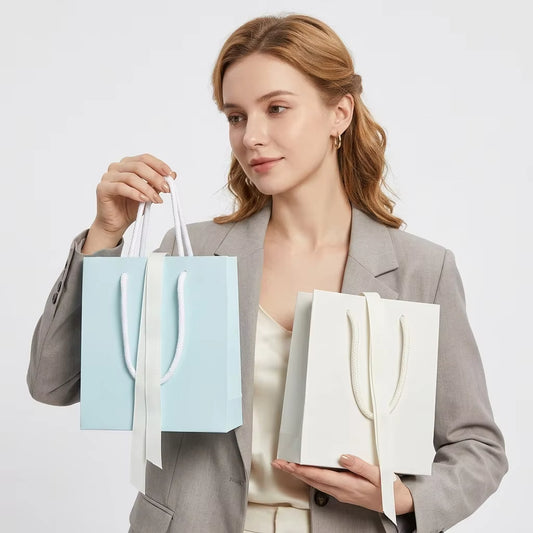 Custom Size White Cardboard Bags, OEM Paper Gift Bags with Handles for Cosmetic and Perfume Packaging